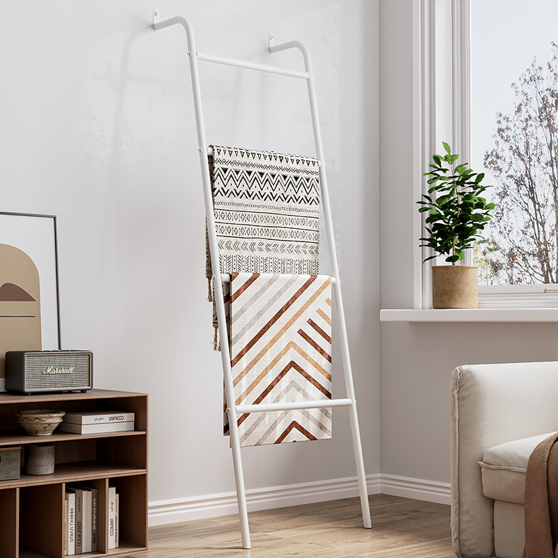 Železný stenový vešiak na uteráky a oblečenie, v tvare rebríka, 4 úrovne, úsporné riešenie priestoru, nosnosť 10 kg