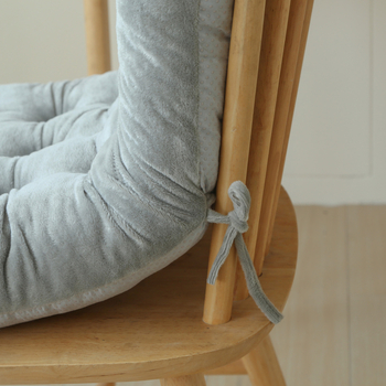 Sedacia podložka na kancelárske/počítačové kreslo, hustý teplý sametový povrch, PP bavlna výplň, jednofarebná, vlastné spracovanie, minimalistický štýl