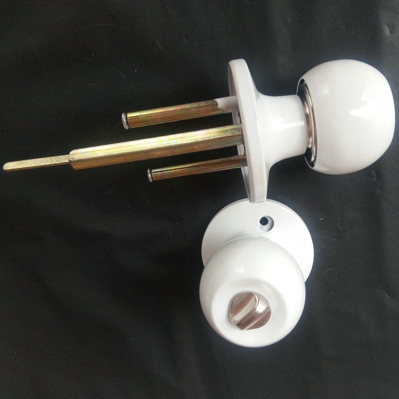 Trojpólová guľová zámka pre dvere izby, bez kľúča, materiál: meď s hliníkovým povlakom