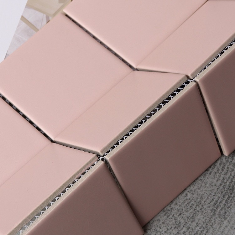 Keramická mozaiková dlažba na steny – matný povrch, interiérová dlažba do kúpeľne, kuchyne a balkóna; hustota 4852; nasýtenie vody 0,5%; vodovzdorná; vysoká tlaková pevnosť