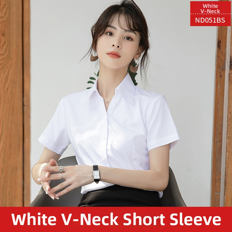 Blúzka z polyesterovo-bavlneného materiálu, jednofarebný vzor, dlhé rukávy, golier s odnímateľným golierom, úzky strih