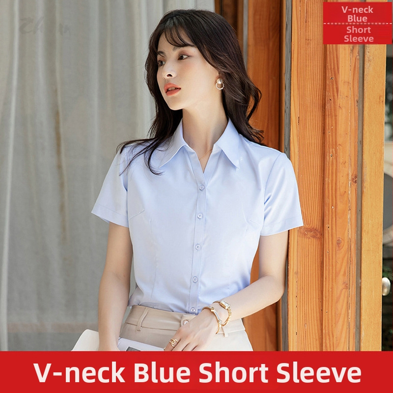 Blúzka z polyesterovo-bavlneného materiálu, jednofarebný vzor, dlhé rukávy, golier s odnímateľným golierom, úzky strih