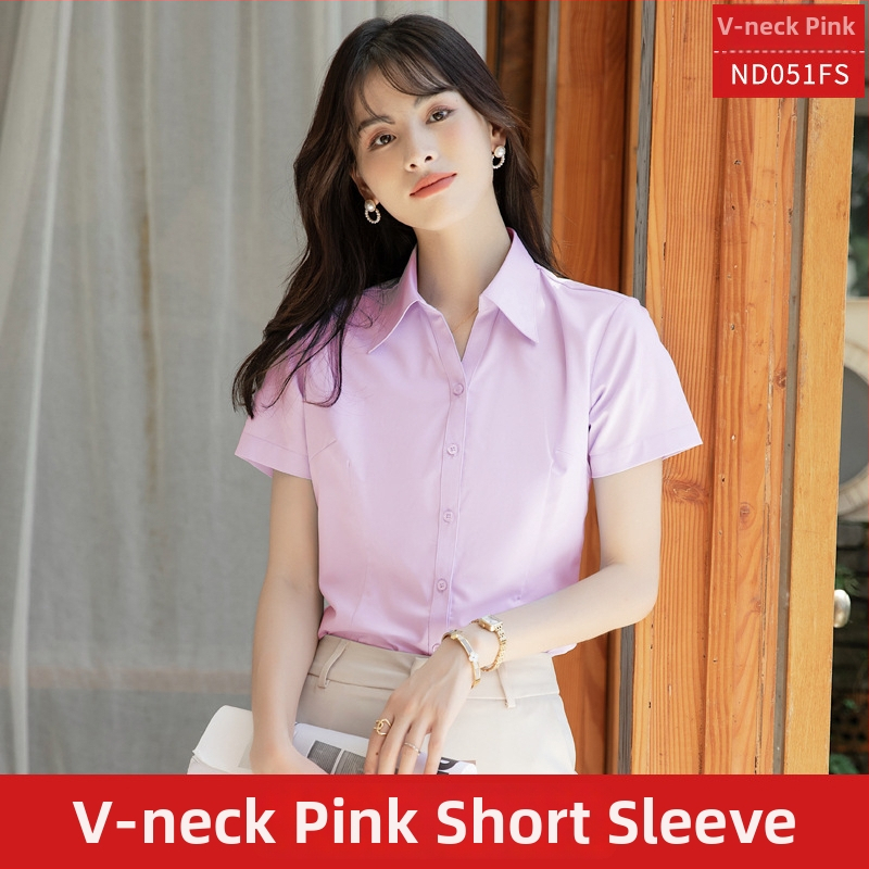 Blúzka z polyesterovo-bavlneného materiálu, jednofarebný vzor, dlhé rukávy, golier s odnímateľným golierom, úzky strih