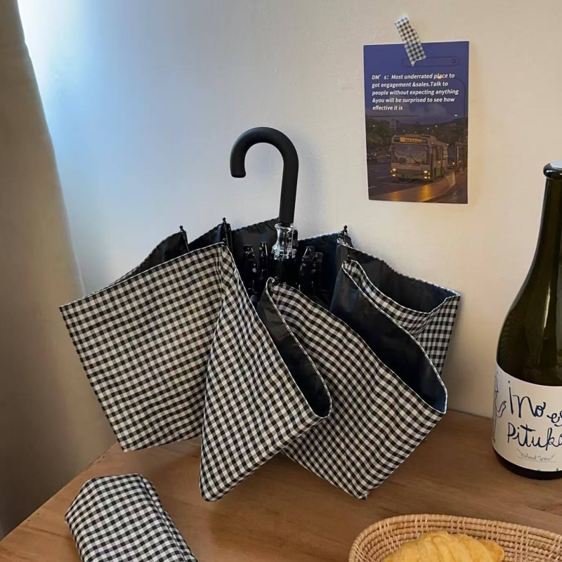 Слънчево и дъждовно чадър със клетъчен дизайн, удароустойчива материя, черно каучуково покритие, алуминиева рамка, ръчно отваряне, UPF > 50, подходящ за ученици