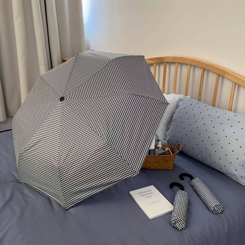Слънчево и дъждовно чадър със клетъчен дизайн, удароустойчива материя, черно каучуково покритие, алуминиева рамка, ръчно отваряне, UPF > 50, подходящ за ученици