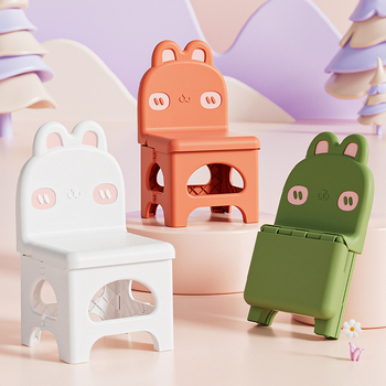 Sklopná plastová stolička s operadlom – PP materiál, sedadlo s polygonálnym tvarom, nosnosť 120 kg, prenosná pre domácnosť