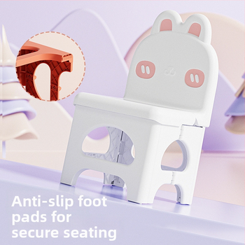 Sklopná plastová stolička s operadlom – PP materiál, sedadlo s polygonálnym tvarom, nosnosť 120 kg, prenosná pre domácnosť