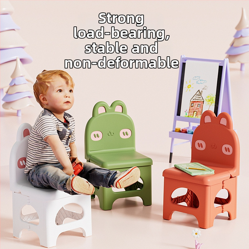 Salokāms plastmasas krēsls ar atzveltni – PP materiāls, sēdvieta daudzstūra forma, 120 kg slodze, pārnēsājams mājām