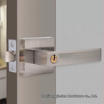 Zinková zliatina dverová zámka, typ guličkový zámok, model Ball lock tongue, vhodný pre drevené dvere, jednoduchý a odolný dizajn