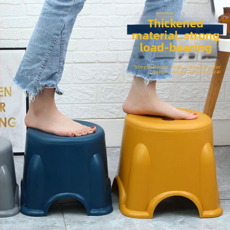 Kokkupandav plastikust vannitoa tool täiskasvanutele ja lastele