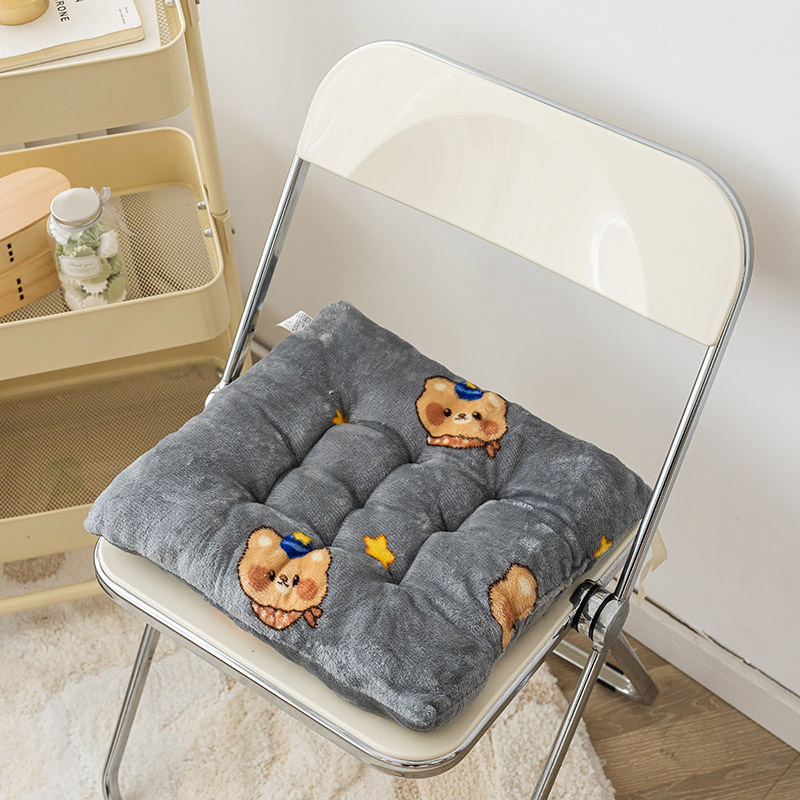 Protizmyslová sedacia podložka na stoličku – plyšový materiál, výplň PP bavlna, vzor roztomilých zvierat, moderný minimalistický štýl