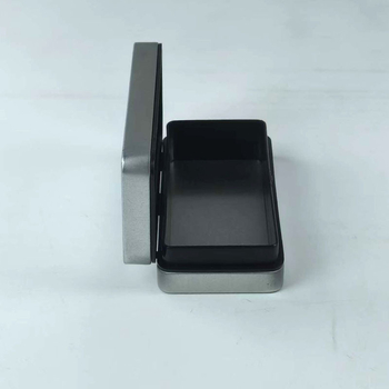 Štvorcová kovová šperková balíčka s matným povrchom a sklopným krytom – rozmery 106×54×37 mm, hrúbka steny 0,23 mm, model 1