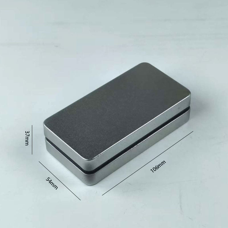 Štvorcová kovová šperková balíčka s matným povrchom a sklopným krytom – rozmery 106×54×37 mm, hrúbka steny 0,23 mm, model 1