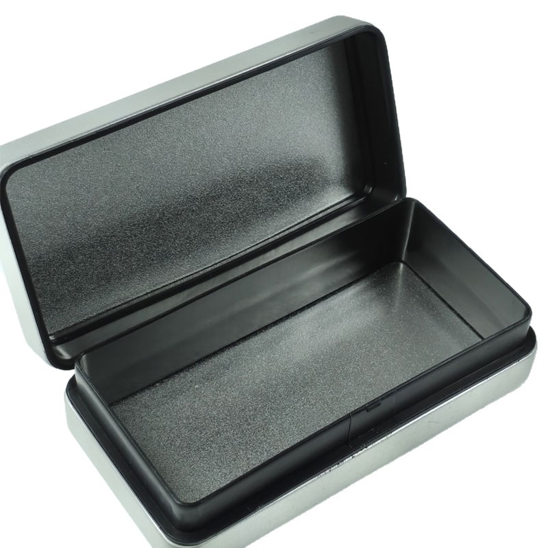 Štvorcová kovová šperková balíčka s matným povrchom a sklopným krytom – rozmery 106×54×37 mm, hrúbka steny 0,23 mm, model 1