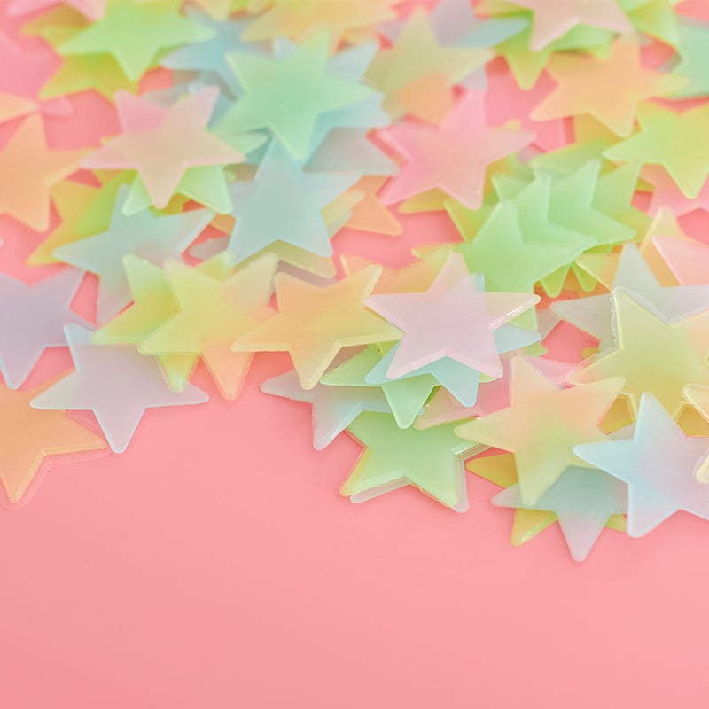 3D svetelná nástenná samolepka – päťramenná hviezda, fluoreskujúca PP materiál, moderný 3D dizajn pre obývačku a spálňu