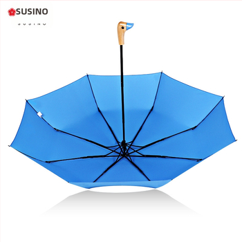 Trojdielny skladací dáždnik s motívom slivového kvetu, oceľové ramená, 8 lúčov, rukoväť z masívneho dreva, ručné otvorenie