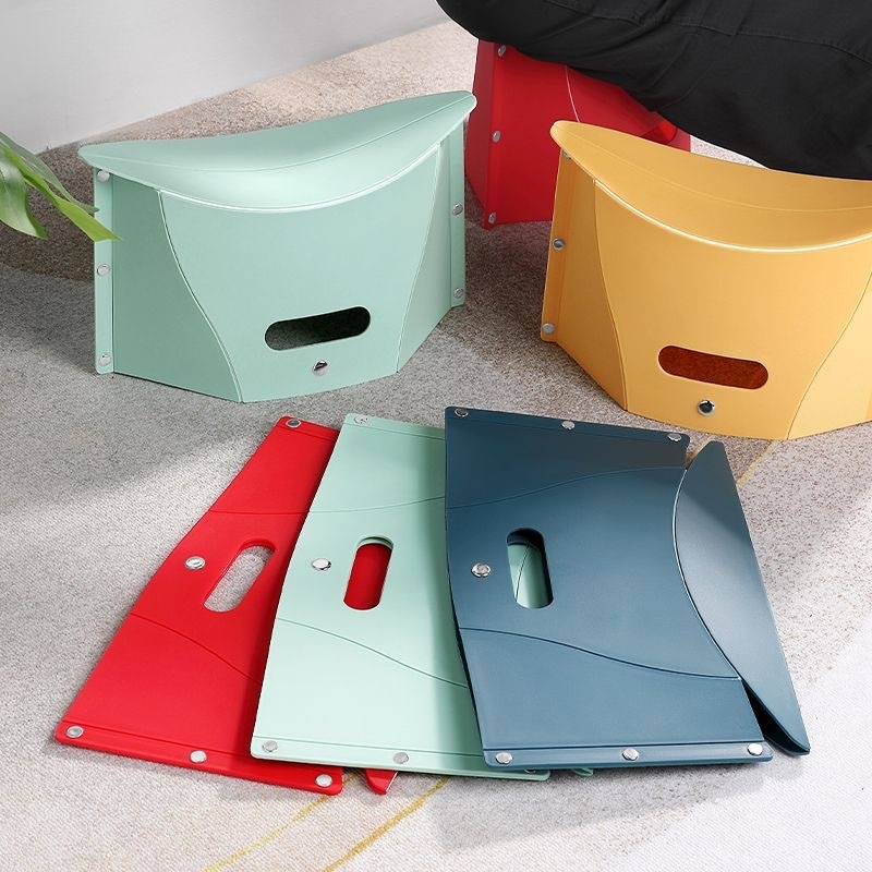 Sklopiteľná plastová stolička s úložným priestorom pre kempovanie a rybolov – 12 L kapacita, polygonálny povrch, prenosná