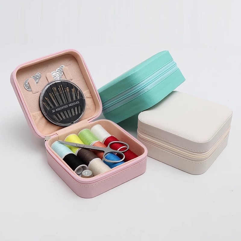Prenosná krabička na niť a šitie — jednoduchý štýl, pre domáce použitie a opravy odevov