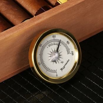 Forten plastová krabička na cigarety s priehľadným vlhkomerom, ľahký luxus štýl