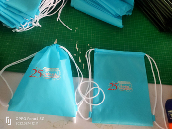 Batoh s Bundle vreckom | 210D polyester Oxford látka | šnúrkové zapínanie | jednostranná tlač loga tepelným prenosom | prispôsobiteľná potlač