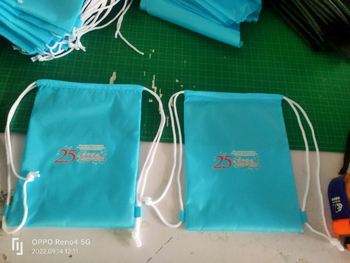 Batoh s Bundle vreckom | 210D polyester Oxford látka | šnúrkové zapínanie | jednostranná tlač loga tepelným prenosom | prispôsobiteľná potlač