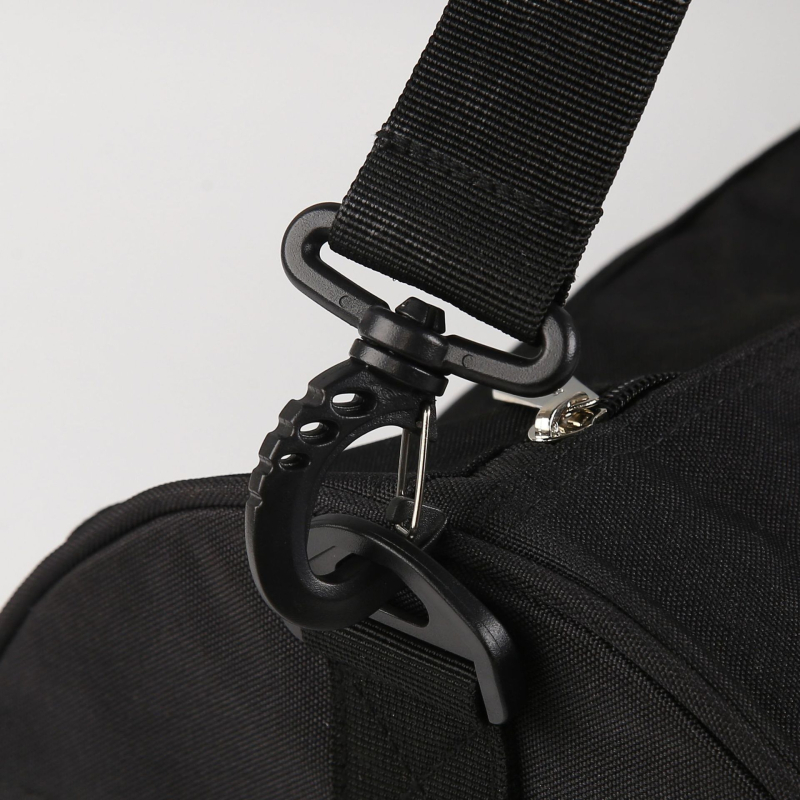 Taška na basketbal z hrubšej Oxford látky na uloženie, s dnom a bočnými stranami, ramenný crossbody popruh, sieťová kapsa, potlač loga na objednávku.