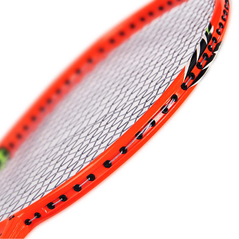 Badmintono raketė Dikak, geležies lydinio rėmas, svoris 95–100 g, raketės tipas: Shoot straight, jaunimui