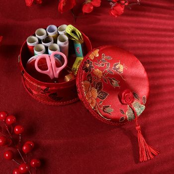 Čínske štýlové svadobné šitie box – luxusné, kreatívne úložné riešenie; materiál: látka; balenie: OPP vrecko; určené pre svadbu; značka FG Large 5D7 Small 5