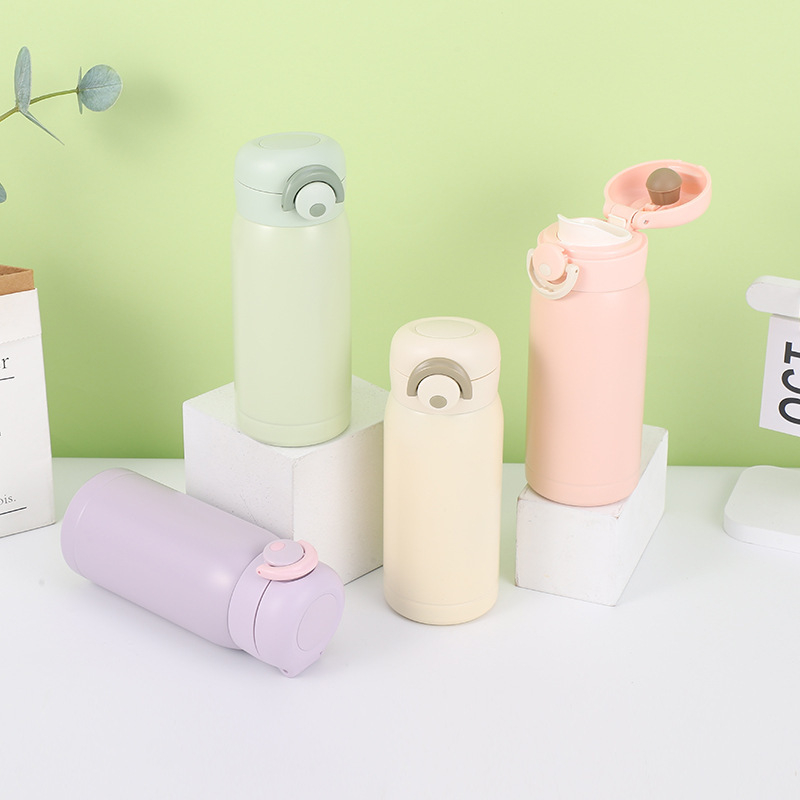 Izolovaný pohár zo 316 nerezovej ocele s uzamknutím teploty, popruh na nosenie, vákuová izolácia, uzáver s tlačidlom