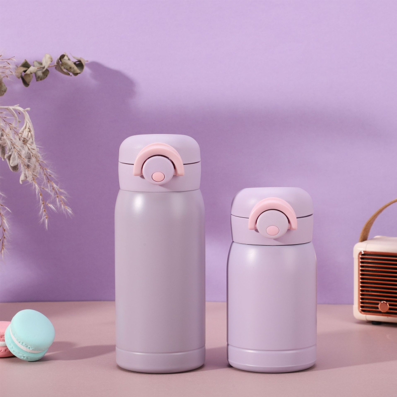 Izolovaný pohár zo 316 nerezovej ocele s uzamknutím teploty, popruh na nosenie, vákuová izolácia, uzáver s tlačidlom