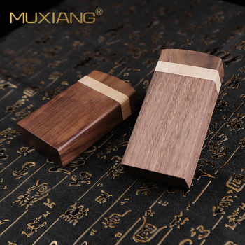 Puidust sigaretihoidik musta pähklipuu ja vahtrapuu kombinatsioonist, logotüübi trükkimine, kohandamine, privaatne märgistamine