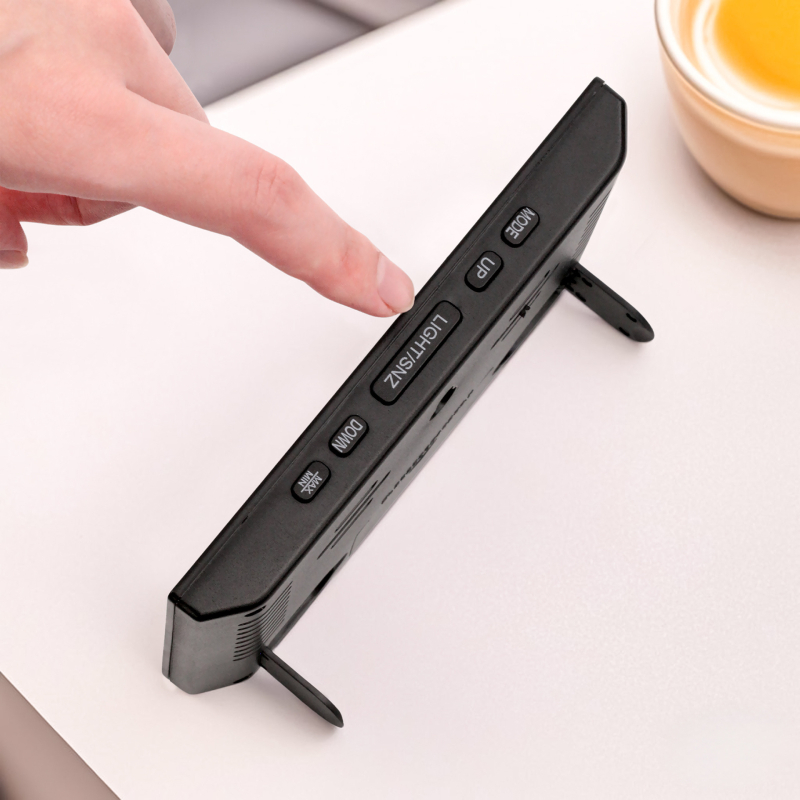 Stolný budík s LCD displejom, teplomerom a vlhkomerom, externým napájaním, elektronickým pohonom