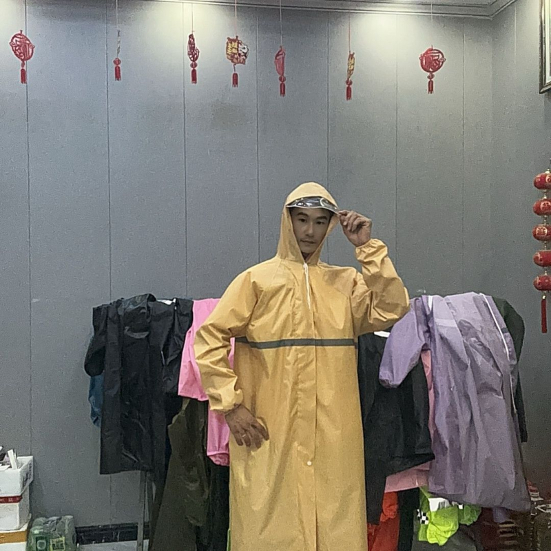 Dažďový kabát na motorku a bicykel – prenosný, predĺžený dlhý model, PVC tkanina s PU vodotesnou vrstvou, pre 1 dospelého