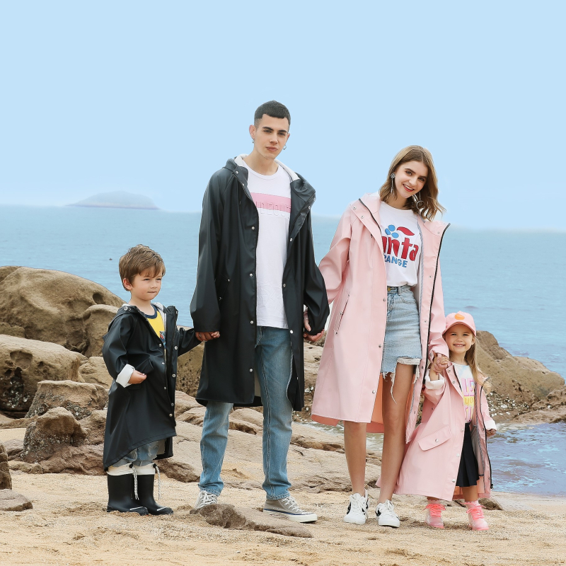 Detské pončo do školy, karikatúrny štýl, pletená látka, vodotesná PU vrstva, prispôsobiteľné logo