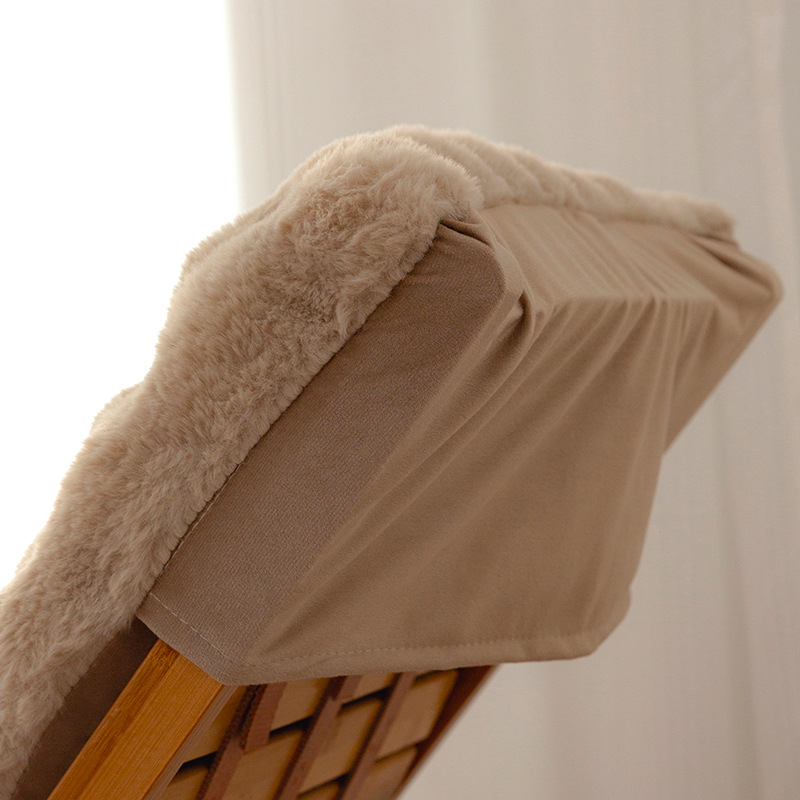 Plyšový sedací vankúš INS štýl, výplň PP bavlna, vhodný do obývačky, spálne, pracovne, kancelárie, balkóna