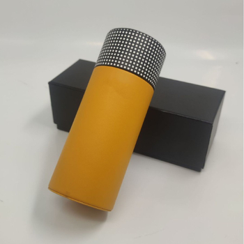 Cylindrická škatuľka na cigarety – PU a cérové drevo, veľká kapacita, prenosná a vlhkostiodolná, ručná výroba, prispôsobiteľná