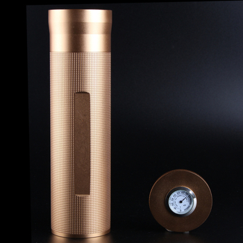 Kovový zvlhčovací tubus na cigary s konštrukciou odolnou voči vetru, s potlačeným logom, balenie 50 kusov