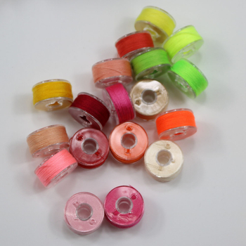 Sada cievok šijacích nití v plastovej krabičke - Séria Suit, 100 ks, cca 220 g, Zhejiang