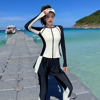 Dámsky set rash guard s dlhým rukávom a dlhými nohami pre surfovanie a potápanie; polyester 80%, 220 g/m²; podšívka 100% polyester; s vložkou na hrudník