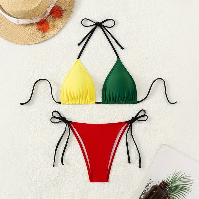 Dvodijelni bikini s napunjenim gornjim dijelom i usklađenim dizajnom; vanjski materijal: najlon; poliester smjesa 82%; podstava: poliester 18%; pogodan za plivanje.