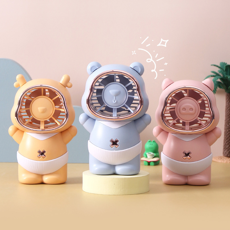 USB käsiventilaator armas loomade kujundusega ja värvilise öövalgustusega; 5 labad; 4 kiirust; sisseehitatud aku 300–500 mAh; USB laadimine; müratase 36–45 dB.