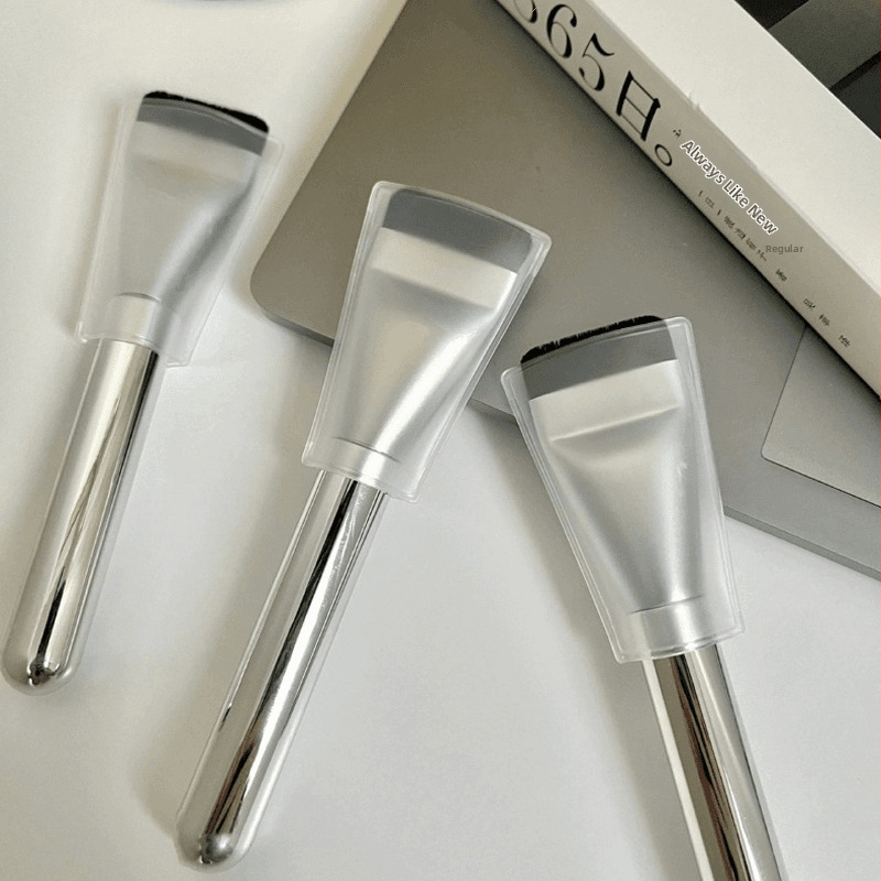 Make-up štetec: kombinovaný štet na foundation a maske tváre, syntetické vlákna, dlhá rúčka, 1 ks, v jedinom balení