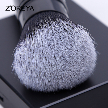 Meigipintsel roosile ja jumestusele, nailonkarvad, teleskoopkäepide alumiiniumist, karbis pakendatud