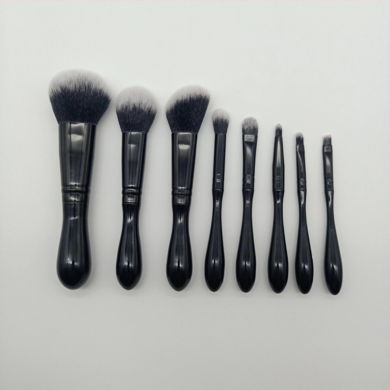 Set od 8 četkica za šminku, sintetička vlakna, mrežasta torbica, plastična drška, prijenosni dizajn