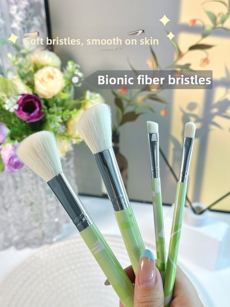 Keqi mini 4 pintslite komplekt – kaasaskantav reisi komplekt pehmete sünteetiliste karvadega, silmavarju pintsel ja jumestuspintsel