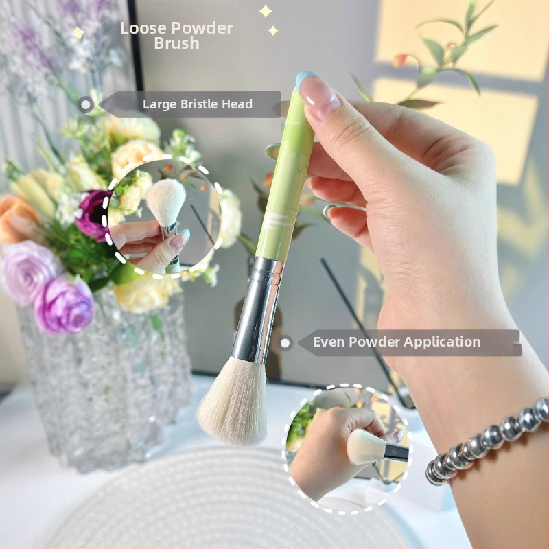 Keqi mini sada 4 štetcov na make-up – prenosná cestovná súprava s jemnými syntetickými vláknami, štetce na očné tiene a základný make-up