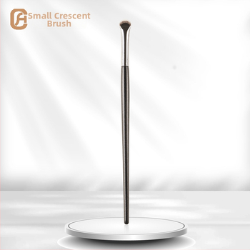 Štetec na očné linky s ultratenkým hrotom, syntetické štetiny, drevená rukoväť s dlhým stĺpikom, balenie 1 kus