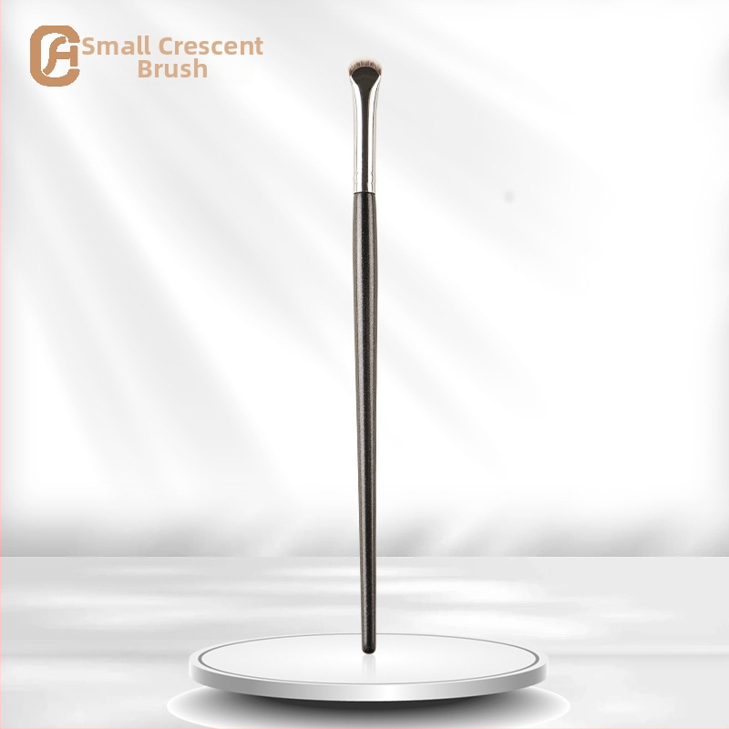 Štetec na očné linky s ultratenkým hrotom, syntetické štetiny, drevená rukoväť s dlhým stĺpikom, balenie 1 kus