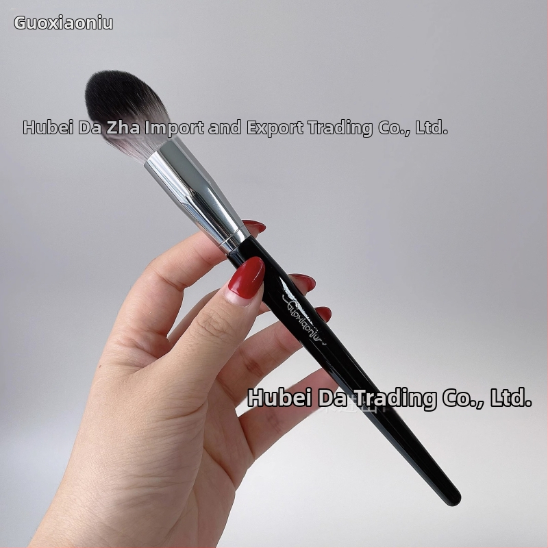 Štetec na zvýraznenie – syntetické vlákna, drevená rúčka, dlhý nástavec, 1 ks