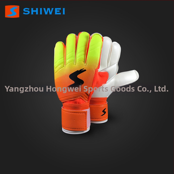 Futbola vārtsarga cimdi – PU mugura, lateksa delnas; Shiwei; pielāgošana pieejama; universāli piemēroti; 100 pāri